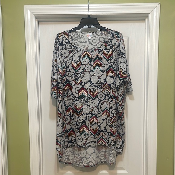 LuLaRoe - NWT t-shirt tunic - multi colored pattern - size XL - Picture 1 of 6